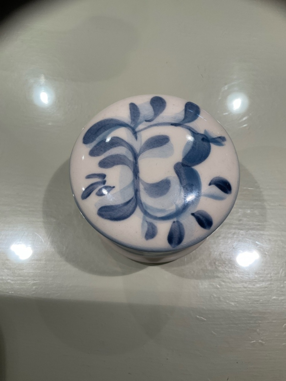 Beautiful, Mint Gail Pittman keepsake box.  Blue and creamy white.  Wonderful. - Picture 2 of 5
